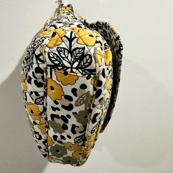 MWT. Vera Bradley Mailbag crossbody yellow /Black Quilted Tote. Go wild floral. - Picture 14 of 15